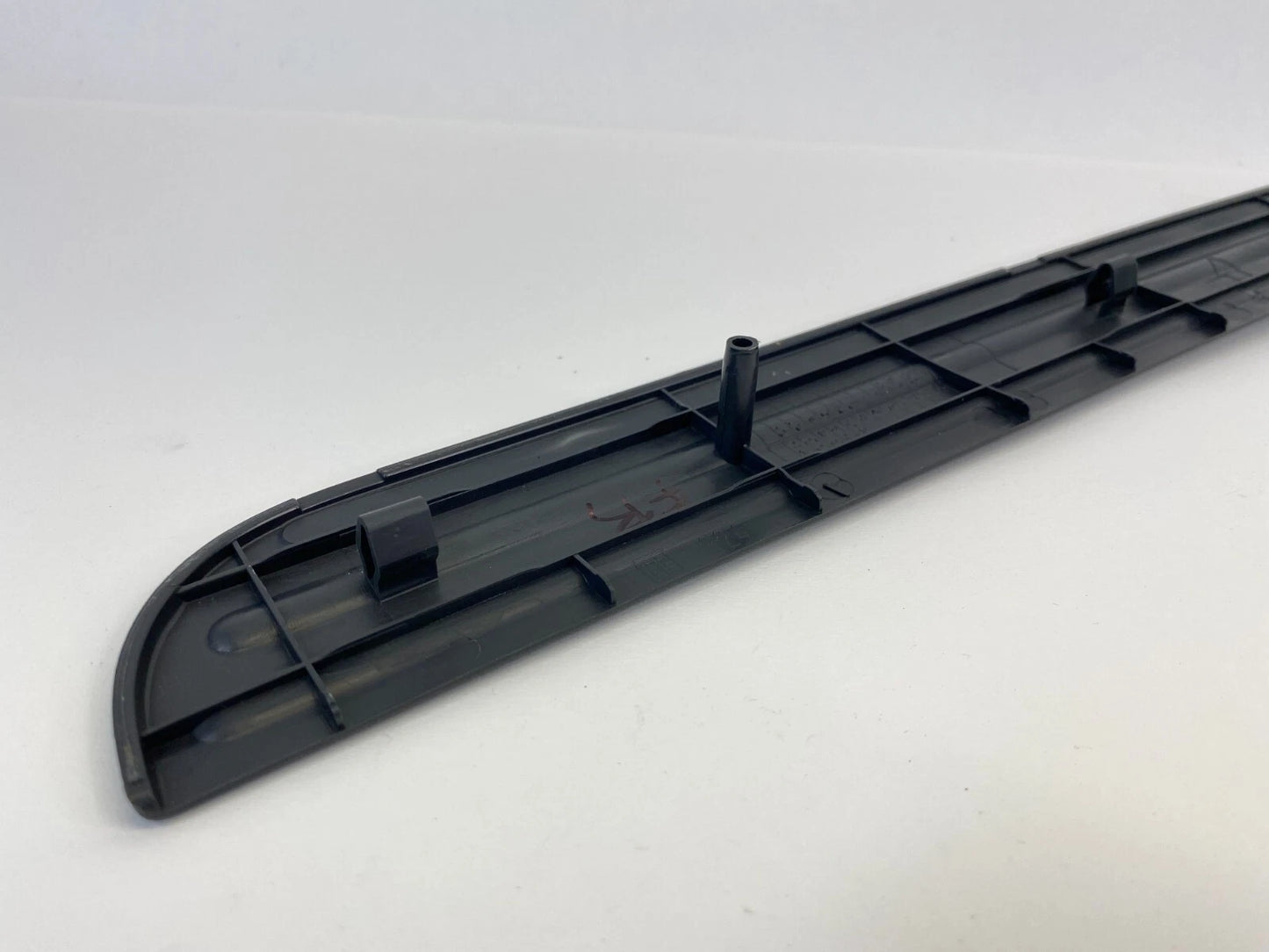 06-12 TOYOTA RAV4 FRONT RIGHT SIDE DOOR SCUFF PLATE TRIM PANEL BEZEL 67911-42030