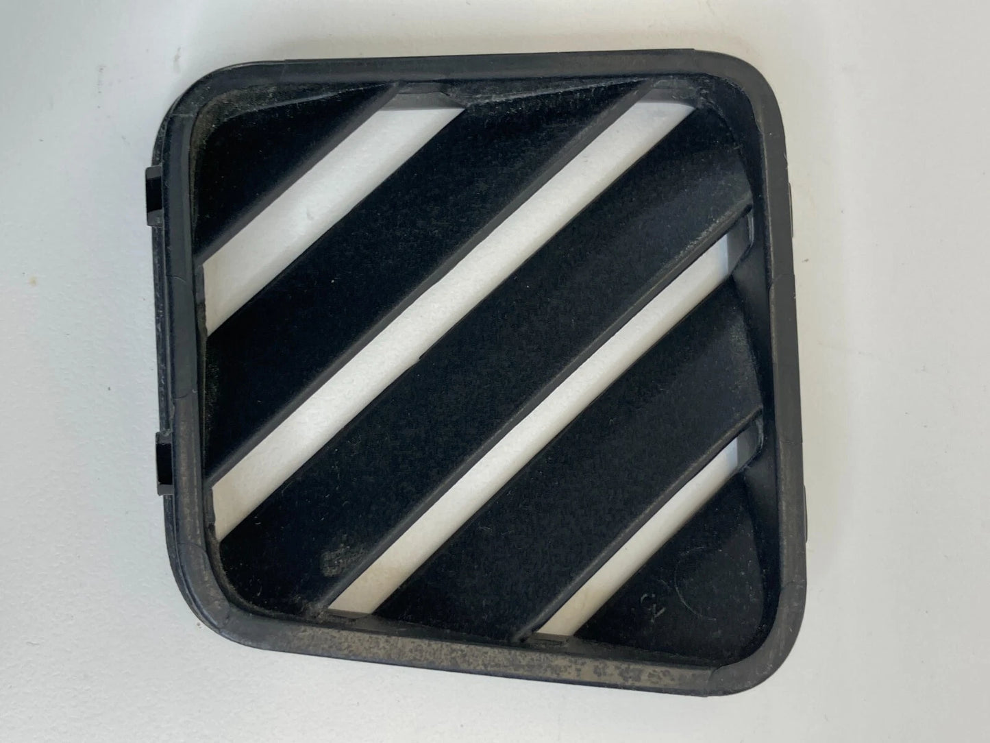 2009-2017 JEEP PATRIOT DASH LEFT UPPER FRONT AIR VENT DEFROSTER GRILLE GRILL OEM