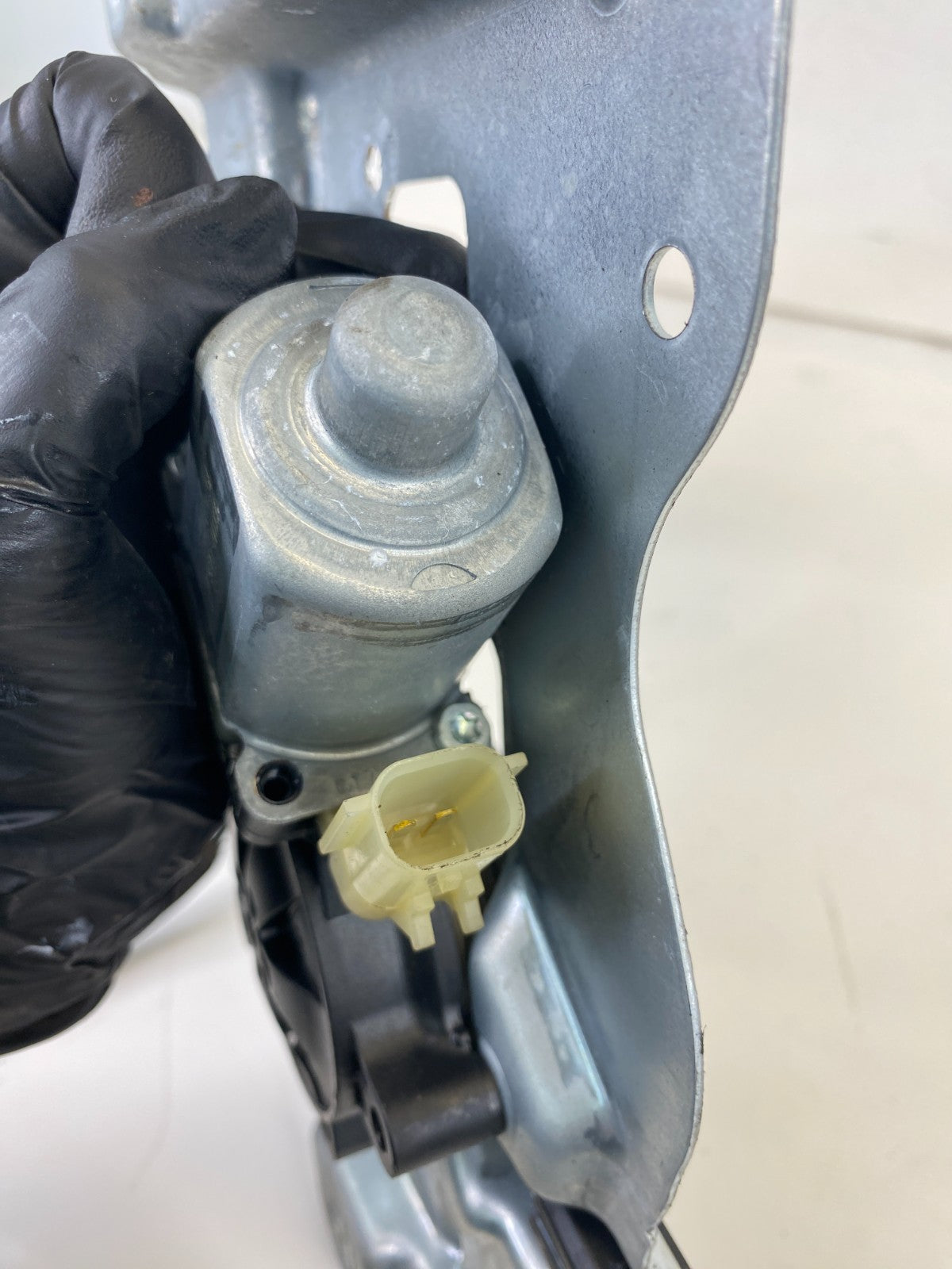 2012-2017 GMC Terrain Front Right Side Door Power Window Motor w/ Regulator OEM