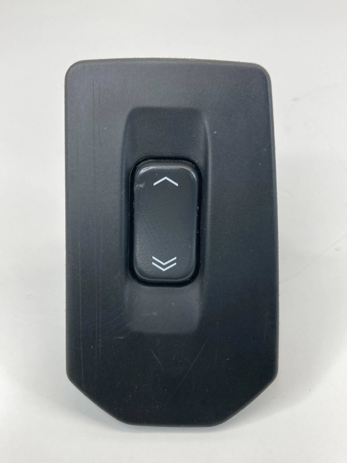 2003-2007 CADILLAC CTS REAR LEFT BACK DOOR POWER WINDOW CONTROL SWITCH 25750264