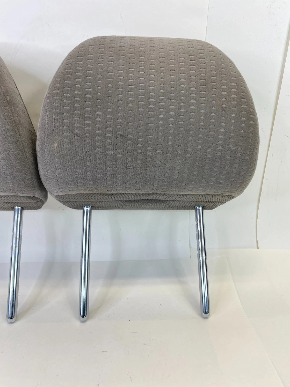 2007-2009 HONDA CR-V SUV FRONT LEFT & RIGHT SEAT HEADREST HEAD REST SET OEM