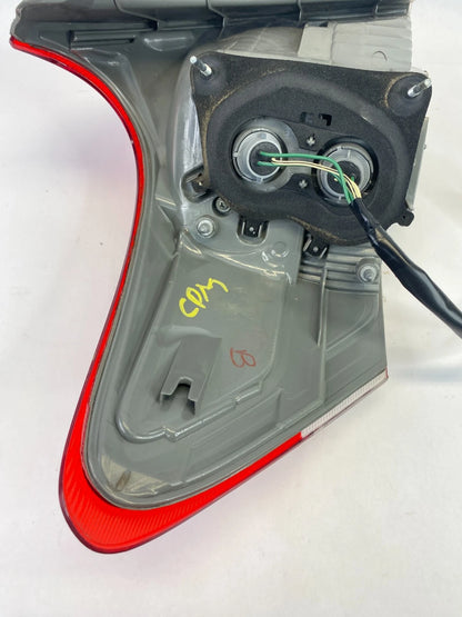 2009-2012 TOYOTA VENZA REAR RIGHT PASSENGER OUTER TAILLIGHT TAIL LIGHT LAMP OEM