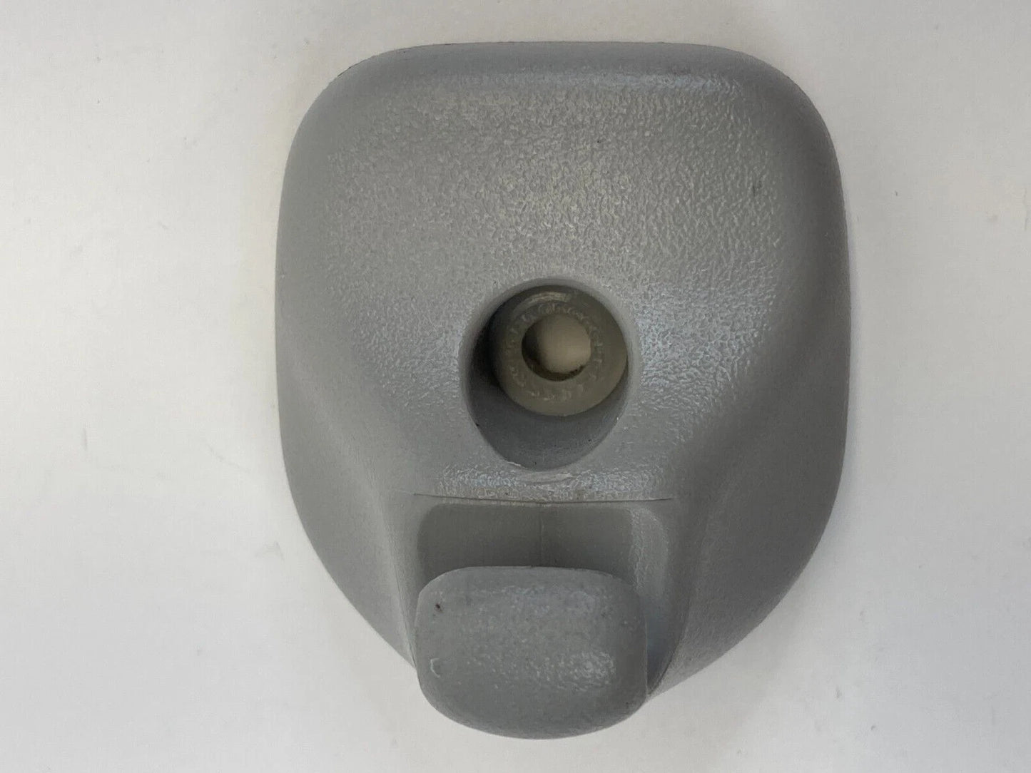 2004-2010 TOYOTA SIENNA SUN VISOR RETAINER SUNVISOR CLIP 827757-1136390 OEM