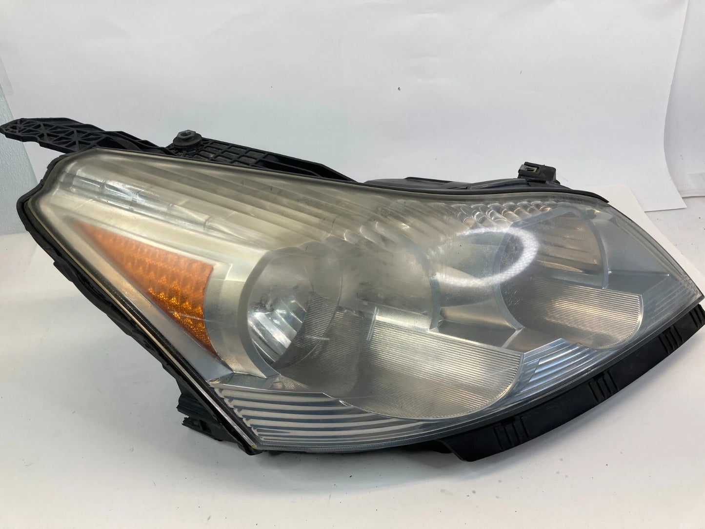 2009-2012 CHEVROLET TRAVERSE FRONT RIGHT PASSENGER SIDE HEADLAMP ASSEMBLY OEM
