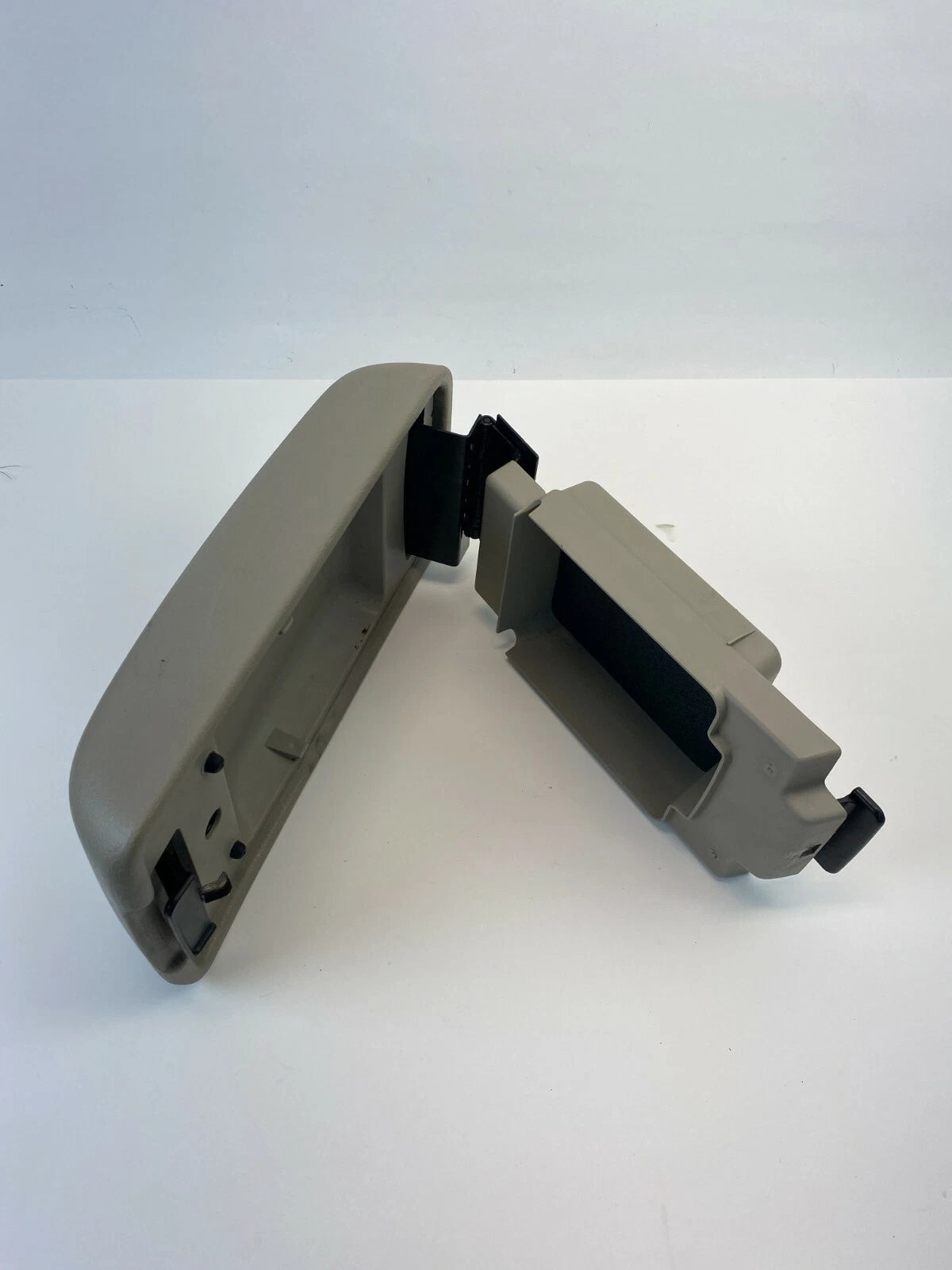 06-09 FORD FUSION SEDAN CENTER CONSOLE LID ARMREST ARM REST TOP COVER W/ STORAGE