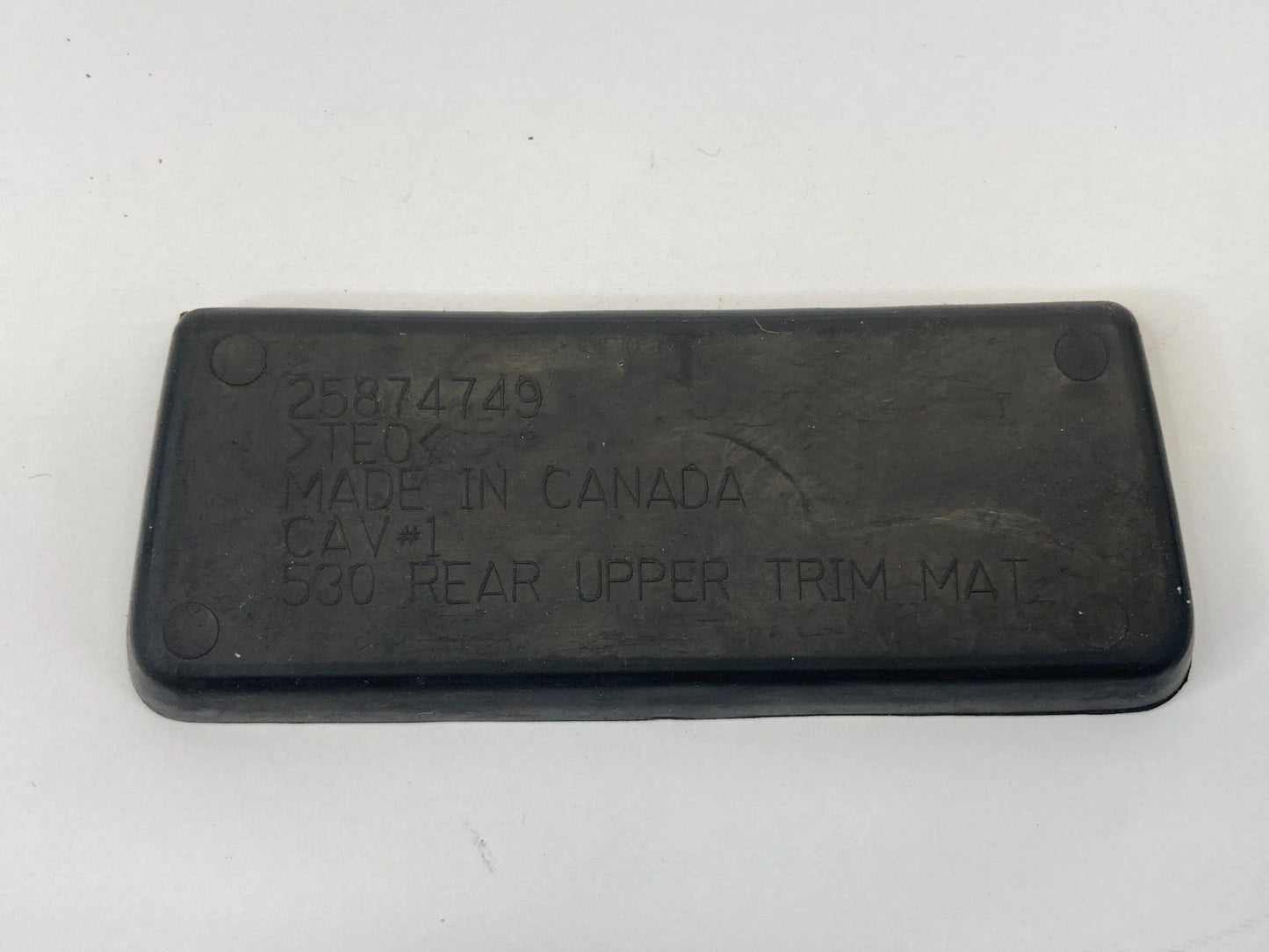 2010-2017 CHEVROLET EQUINOX FLOOR CENTER CONSOLE COMPARTMENT LINER MAT 25874749