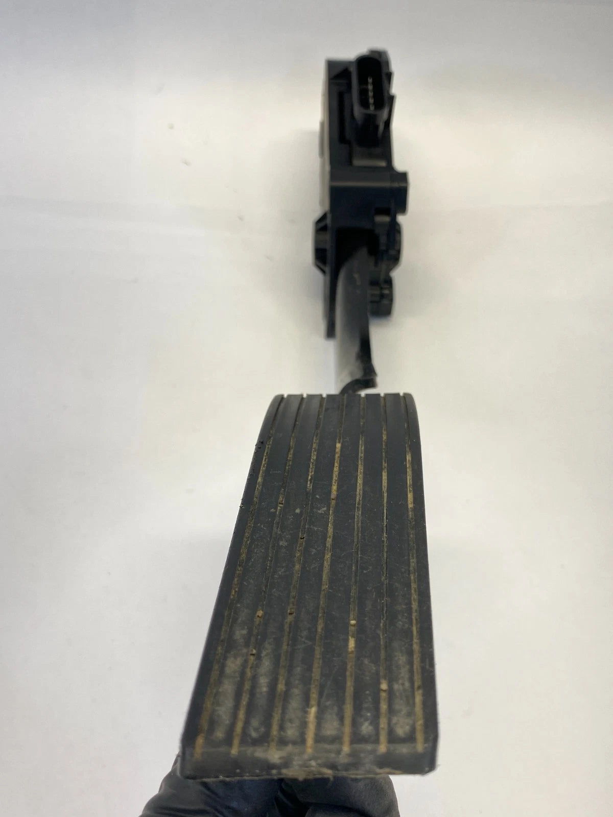 2006-2009 PONTIAC TORRENT GAS ACCELERATOR PEDAL ASSEMBLY 3.4L OEM 15222244