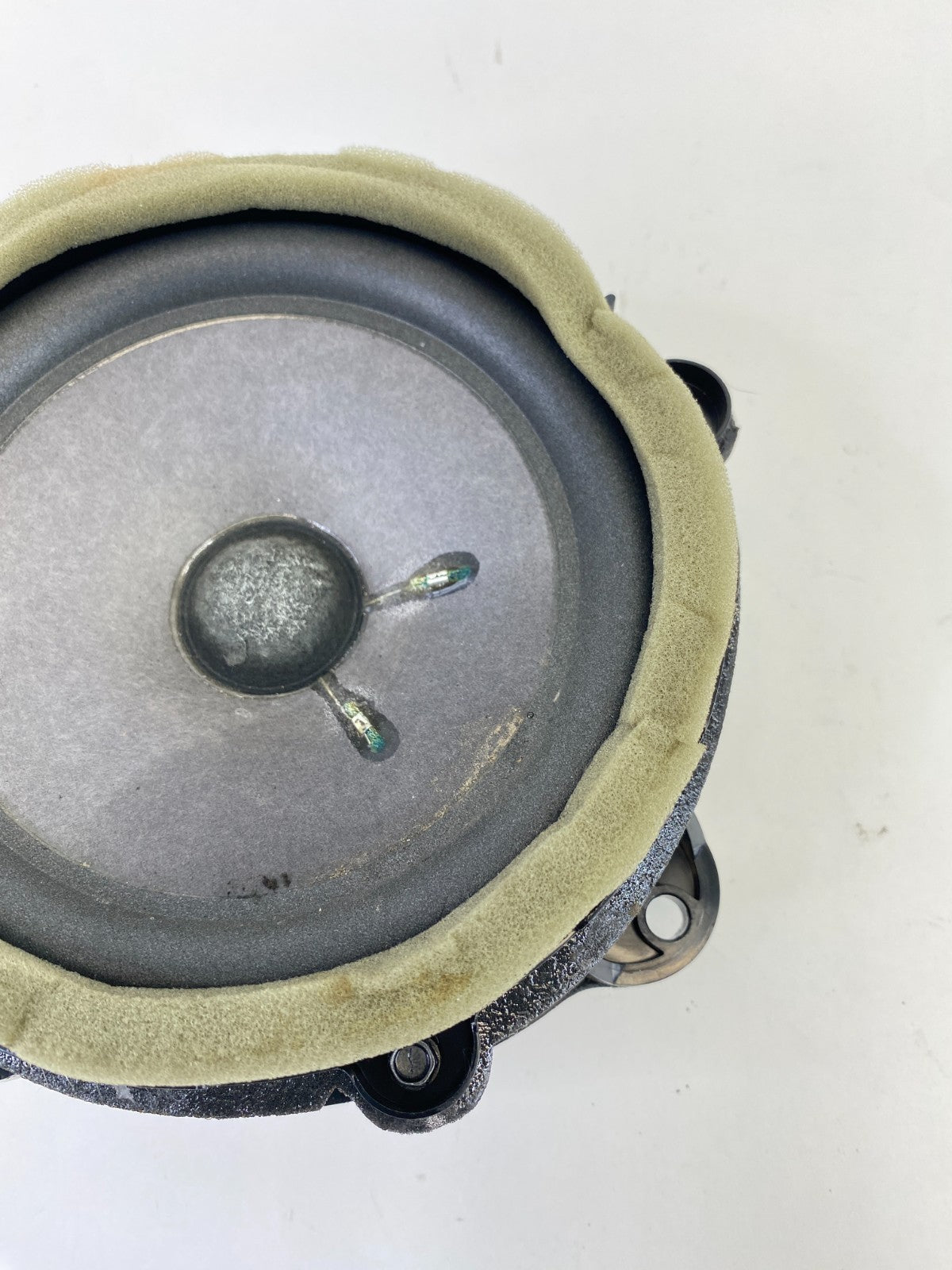 2007-2009 Cadillac SRX Front Driver Door Speaker Left or Right Bose 15941727 OEM