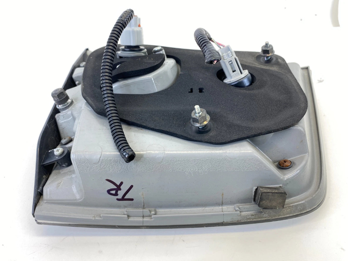 2004 TO 2009 LEXUS RX350 RX330 RIGHT PASSENGER INNER TAIL LIGHT TAILLIGHT LAMP