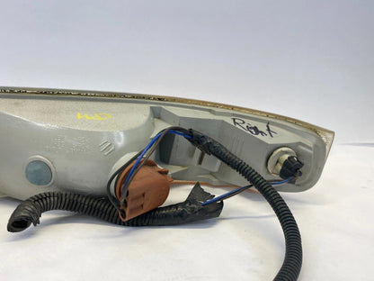 00-06 CHEVY TAHOE SUBURBAN RIGHT RH FOG TURN SIGNAL MARKER LIGHT PARK LAMP OEM