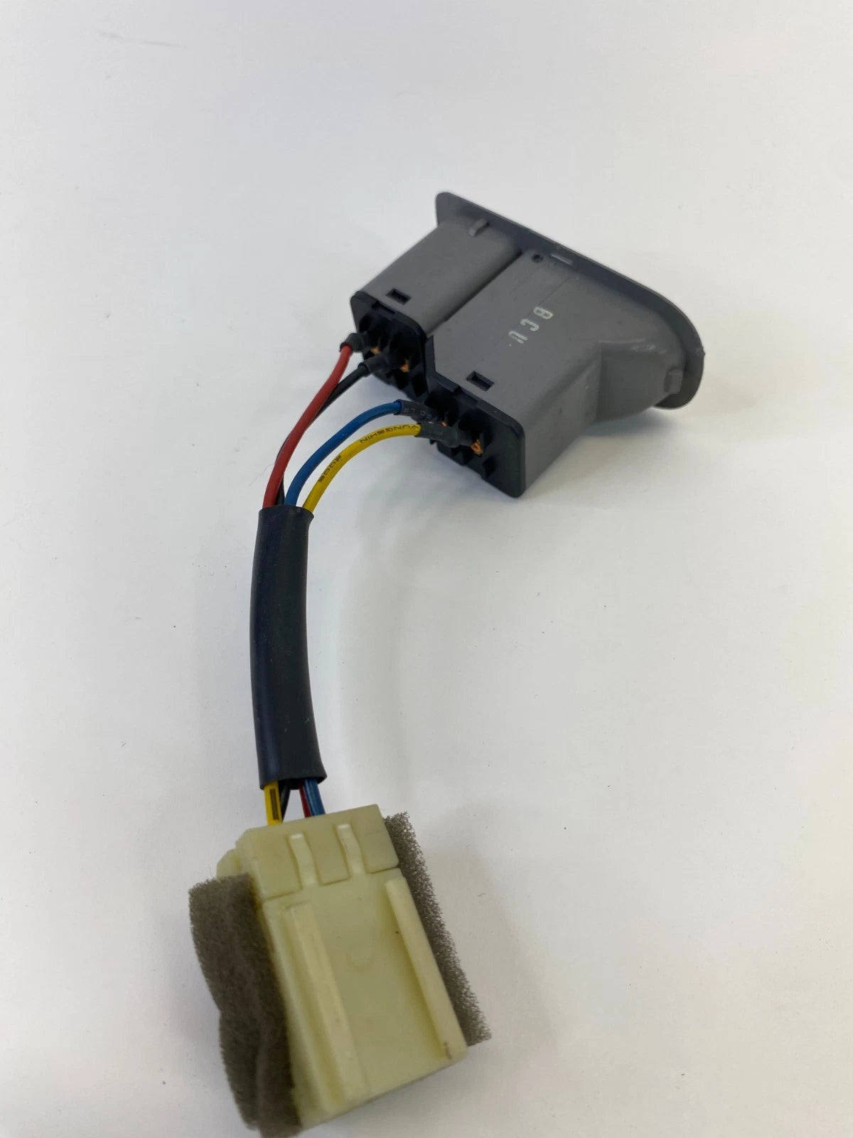 2003-2006 KIA OPTIMA FUEL DOOR TRUNK RELEASE SWITCH W/ BEZEL 93555-3K000 OEM