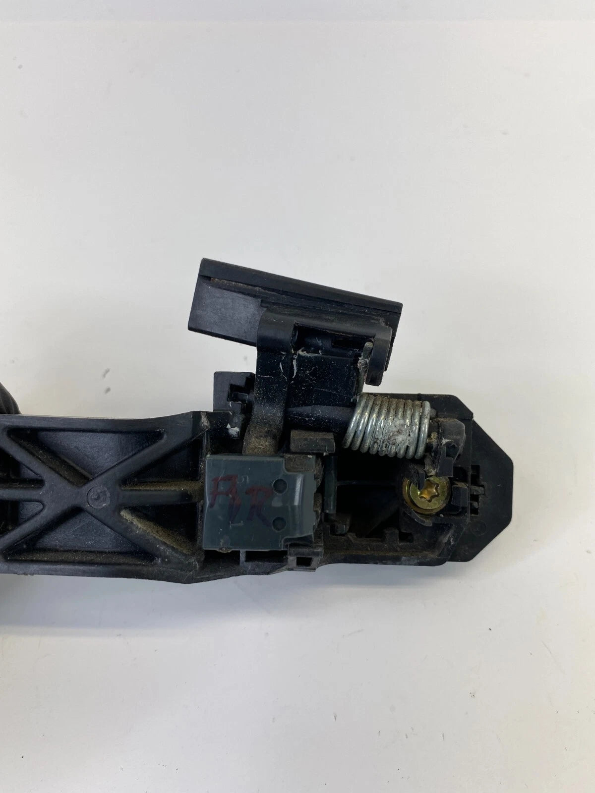 2003-2008 TOYOTA COROLLA MATRIX REAR RIGHT SIDE EXTERIOR OUTER DOOR HANDLE OEM