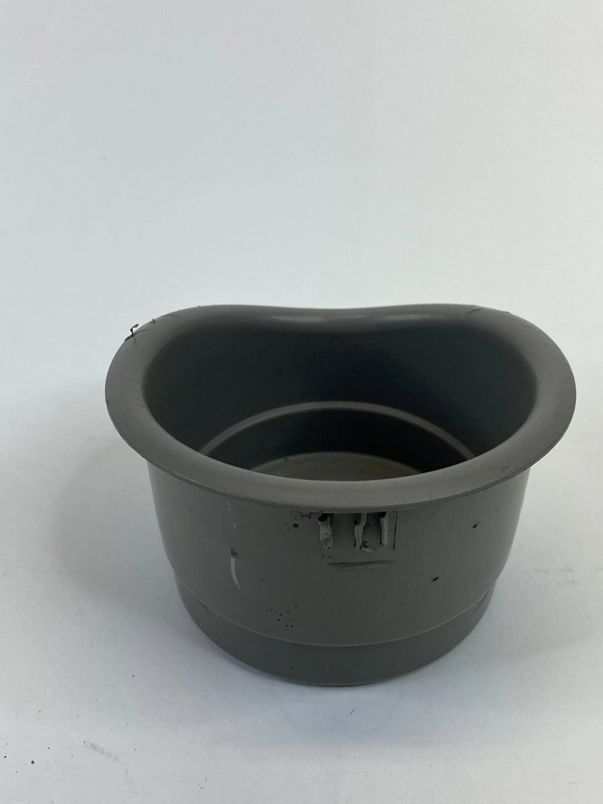 2000-2006 GMC YUKON CHEVROLET TAHOE REAR RIGHT CUP HOLDER BEZEL 15710892A OEM