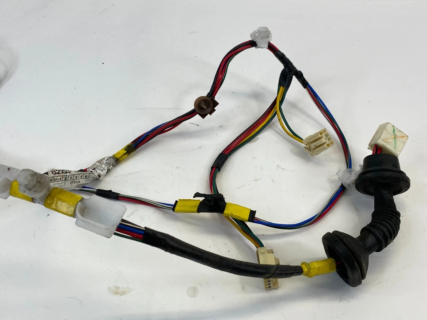 2005-2008 TOYOTA COROLLA REAR LEFT DOOR PANEL HARNESS WIRING WIRE 82153-02380