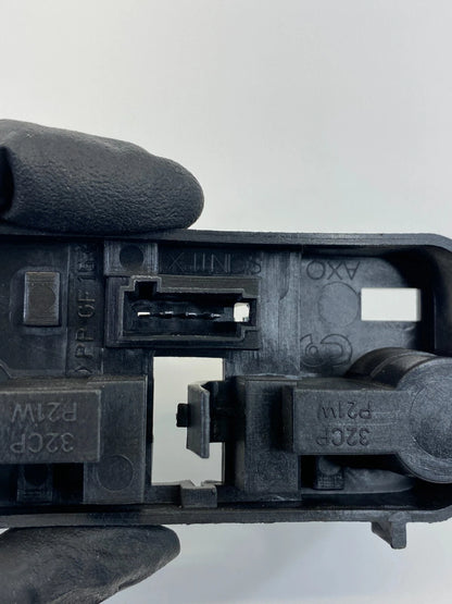 2003-2007 SAAB 9-3 REAR SEDAN INNER TAILLIGHT LAMP BULB HOLDER WIRING SOCKET OEM