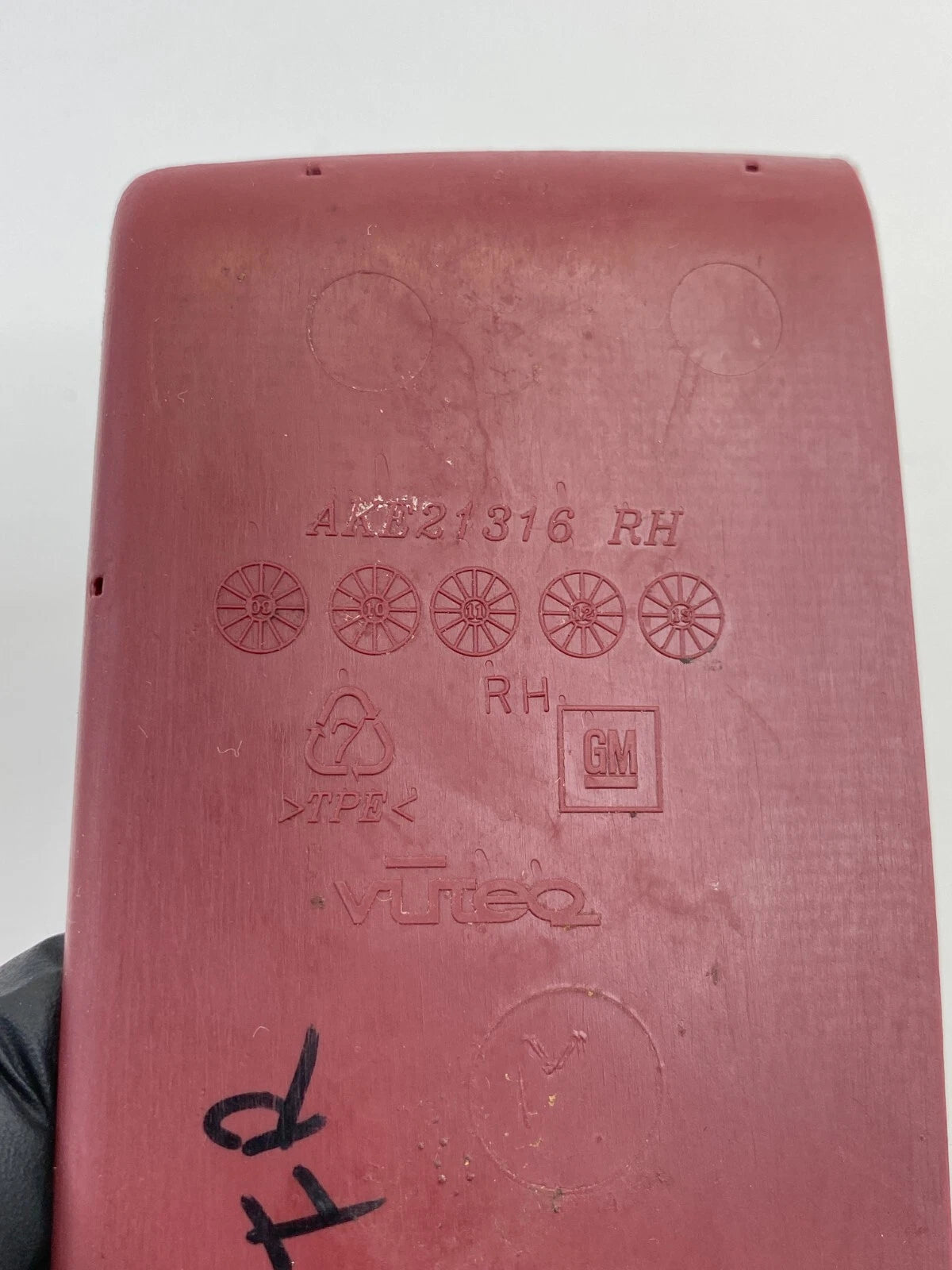 10-17 CHEVY EQUINOX FRONT RIGHT INNER DOOR PANEL RUBBER MAT LINER AKE21316 OEM