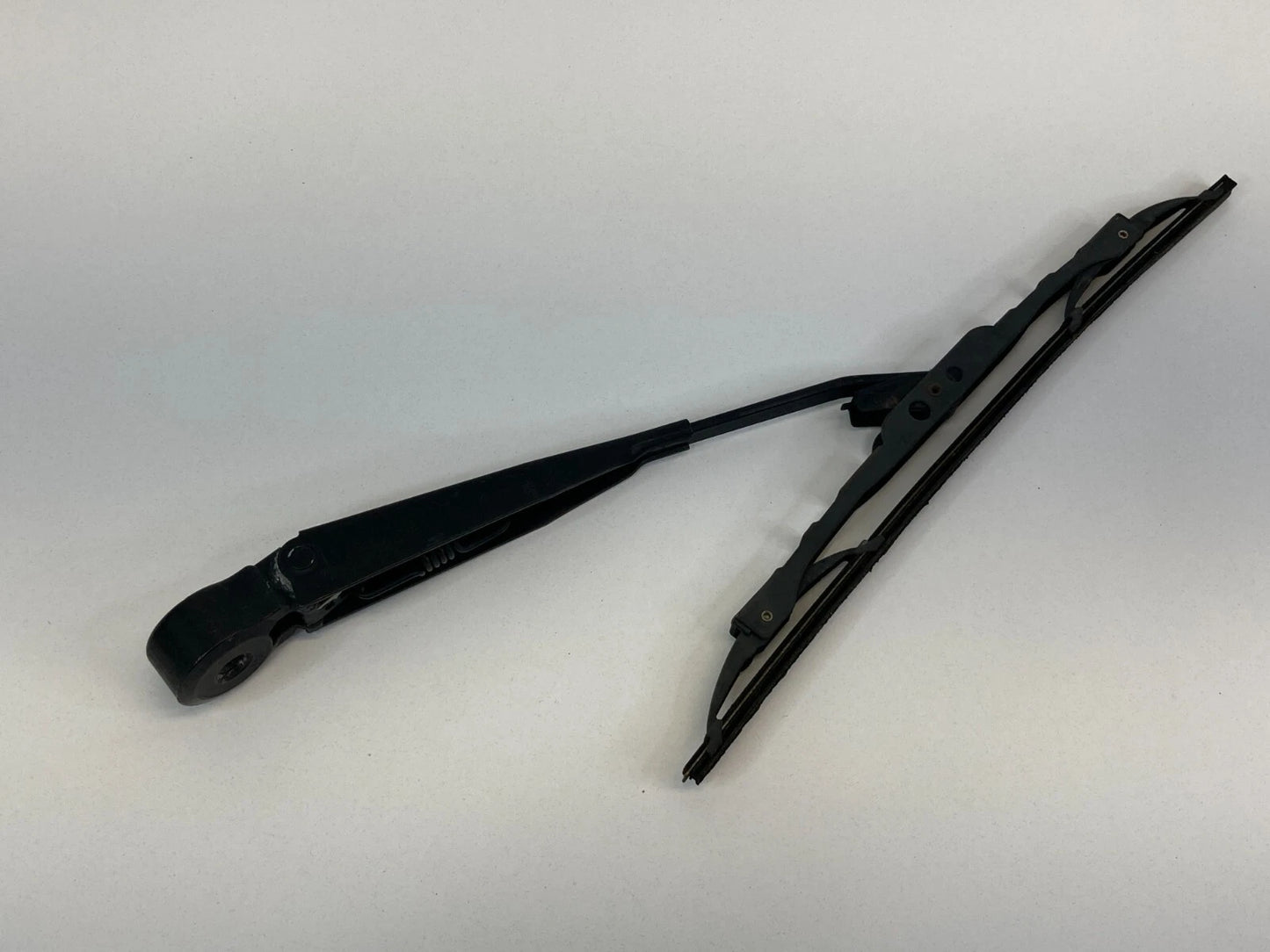 2007-2012 DODGE CALIBER HATCHBACK REAR WINDSHIELD WIPER ARM BLADE OEM 05303787AD