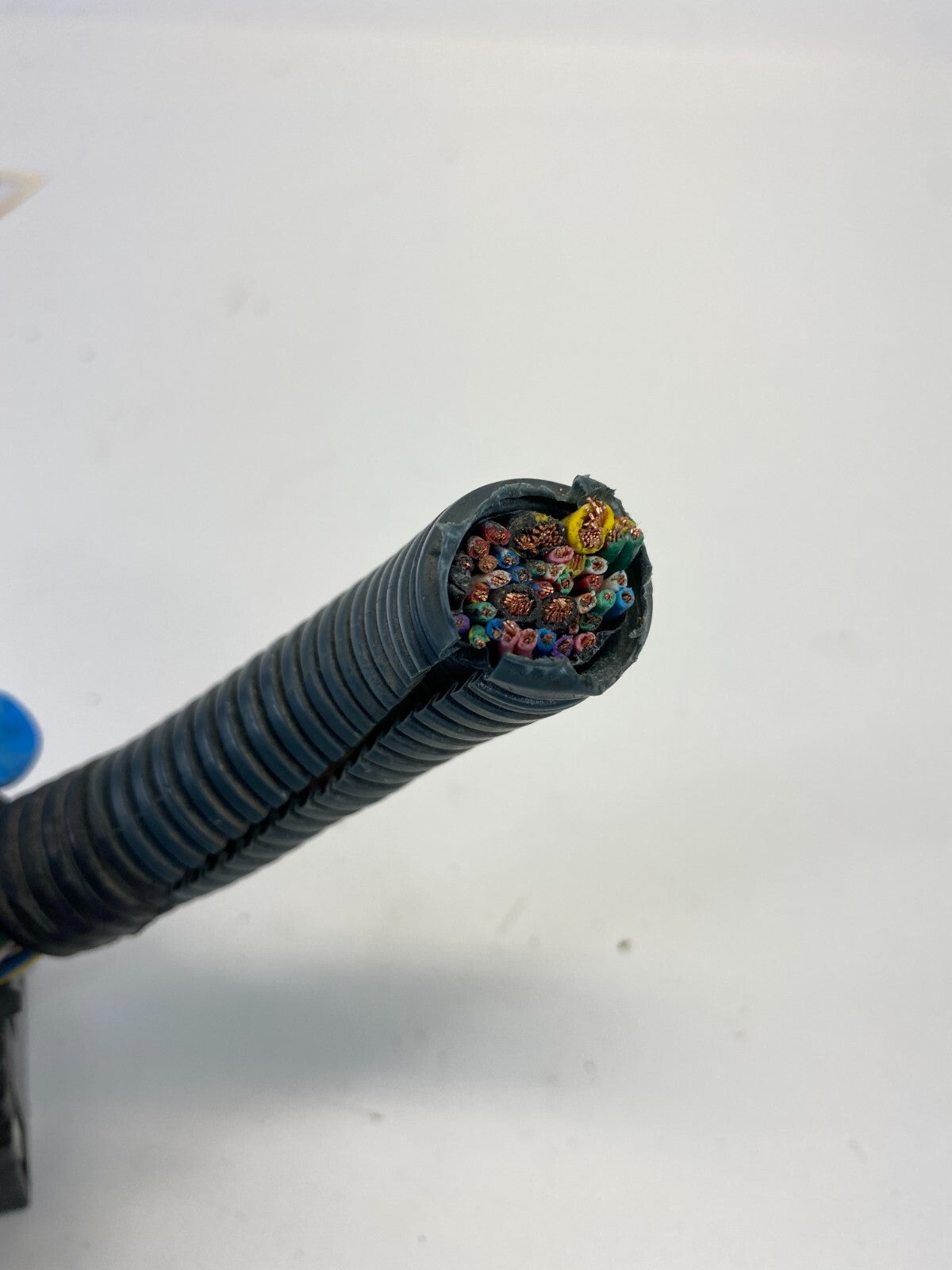 2005 Nissan Armada 5.6L AT 4WD ABS Anti Lock Brake Pump Connector Plug Relay OEM