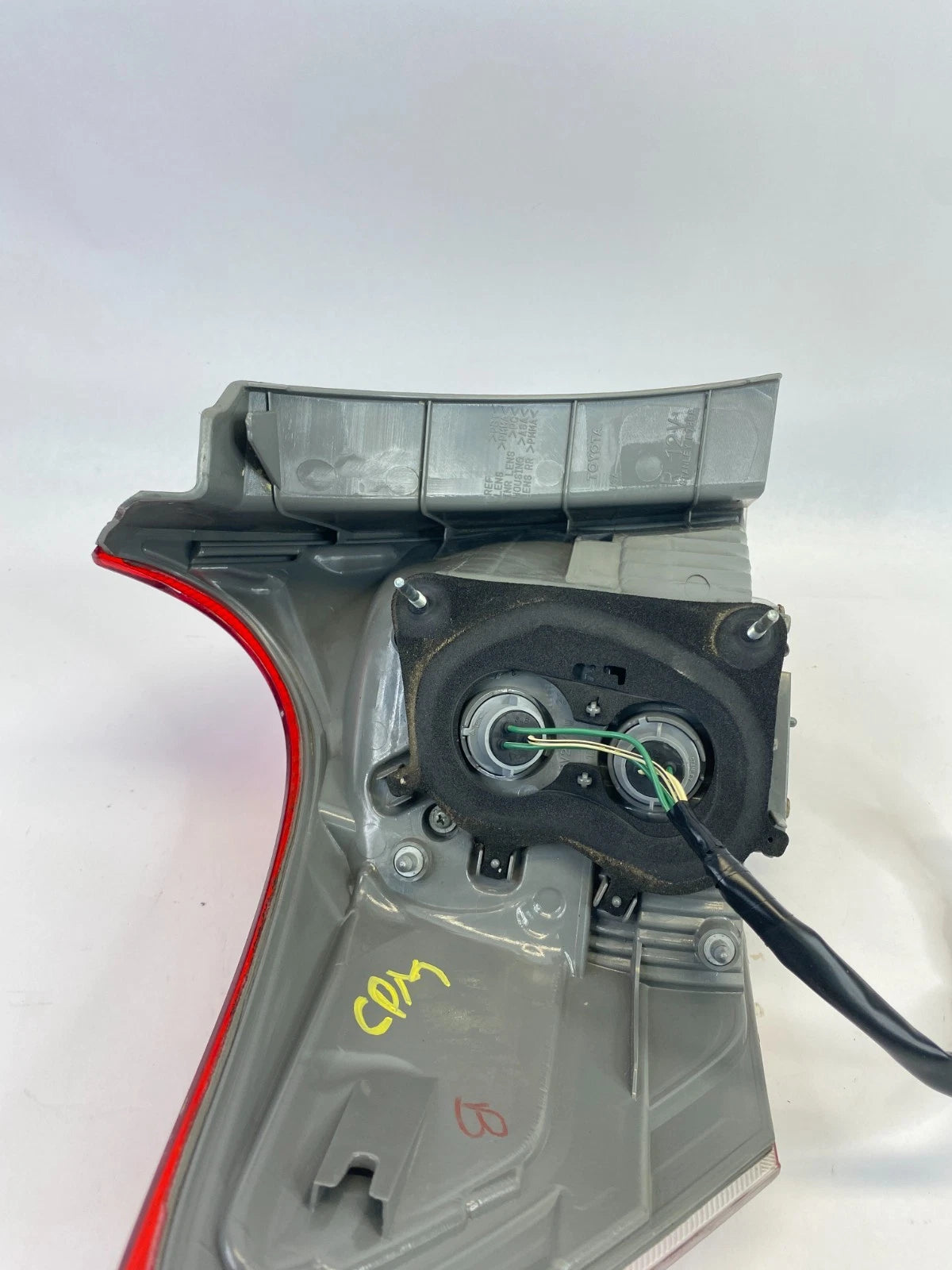 2009-2012 TOYOTA VENZA REAR RIGHT PASSENGER OUTER TAILLIGHT TAIL LIGHT LAMP OEM