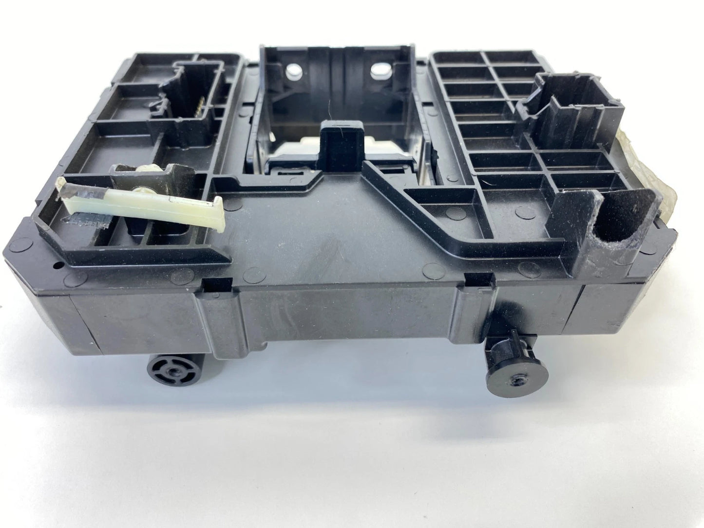 2015-2019 FORD TAURUS POLICE INTERCEPTOR SEDAN STEERING COLUMN BRACKET HOUSING