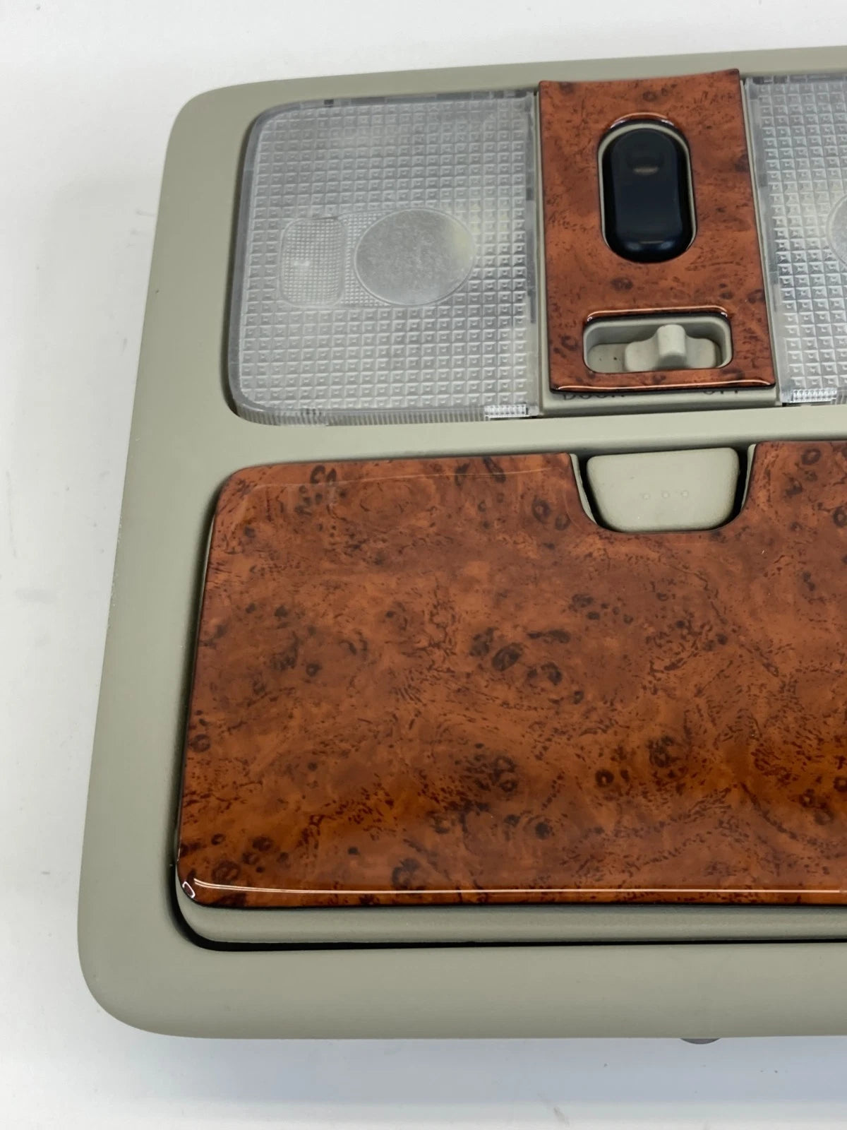 2003-2005 INFINITI G35 FRONT ROOF OVERHEAD CONSOLE DOME LIGHT LAMP OEM