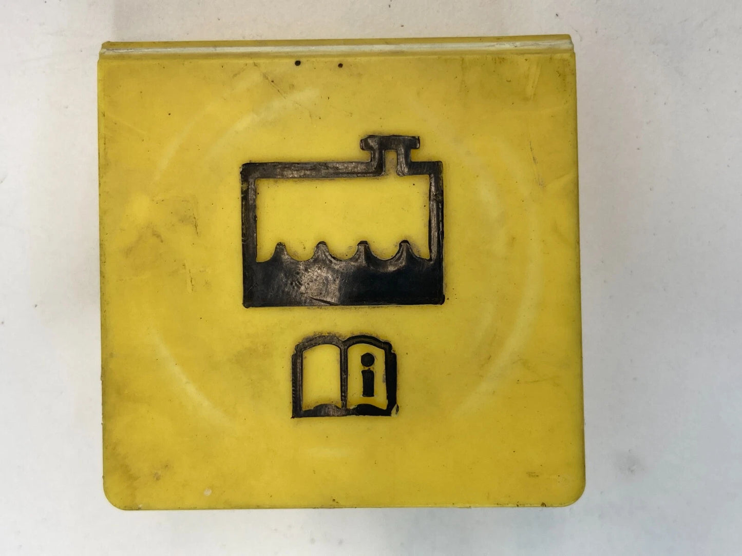 2012 2013 2014 2015 RAM CARGO VAN ENGINE RADIATOR COOLANT RESERVOIR CAP COVER
