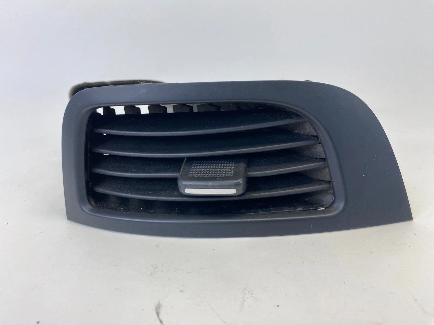 2010-2013 KIA FORTE CENTER DASH MIDDLE RIGHT AC AIR VENT TRIM DUCT GRILL OEM