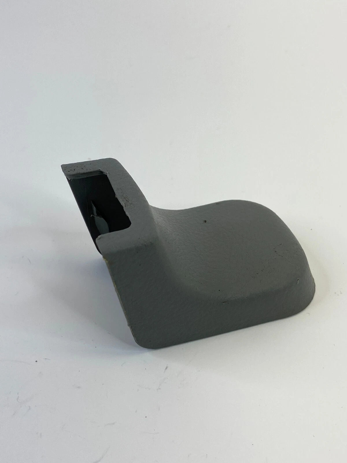 07-09 HYUNDAI SANTA FE FRONT SEAT RAIL TRACK MOUNTING COVER TRIM 88098-2B000 OEM