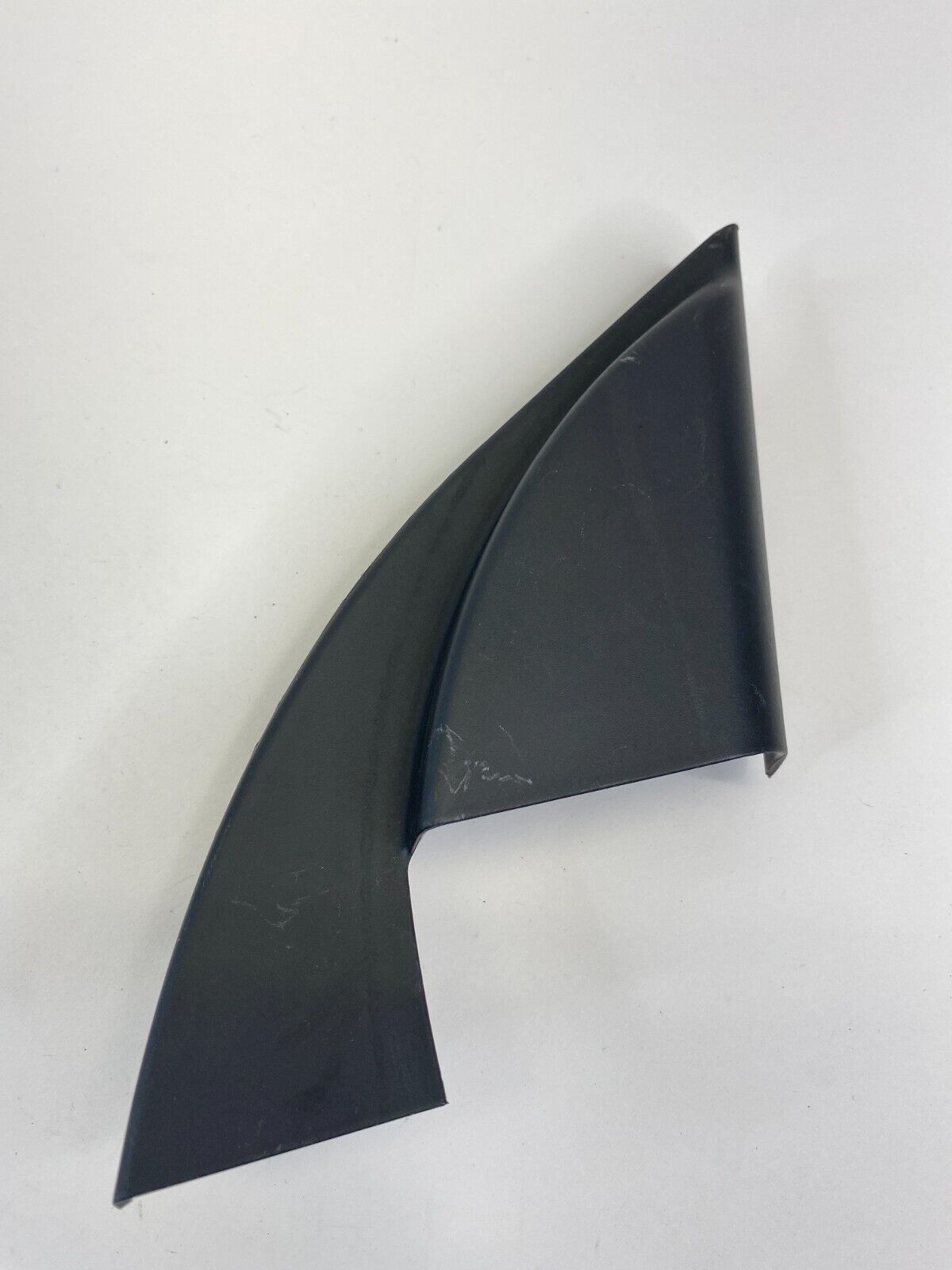 11-15 Hyundai Sonata Sedan Front Right Door Inner Corner Cover Trim 87660-3S000