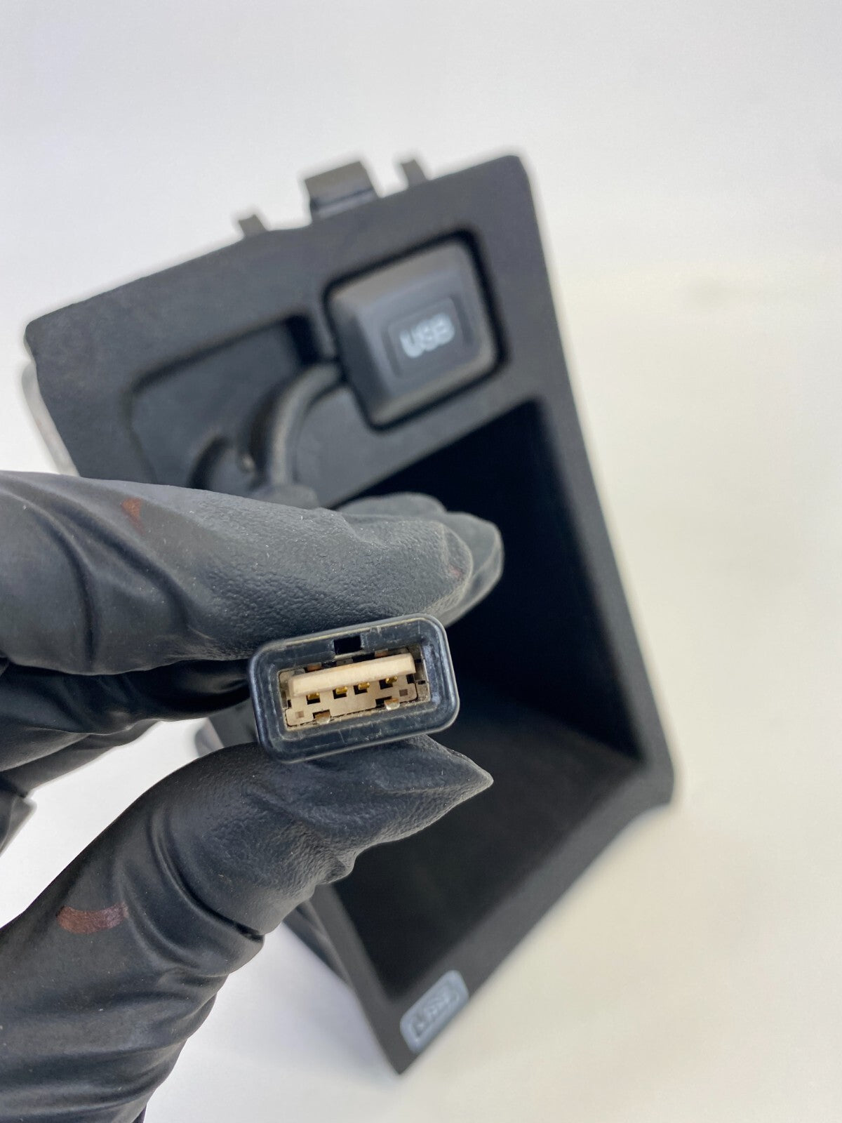 2011 2012 2013 Honda Odyssey Front Glove Box Pocket USB Port 77501-TK8-A1 OEM