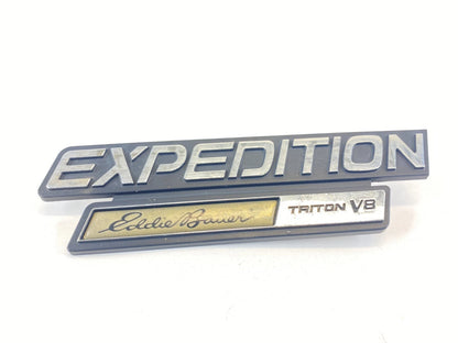 1997-2002 FORD EXPEDITION EDDIE BAUER TRITON V8 FENDER EMBLEM BADGE LOGO