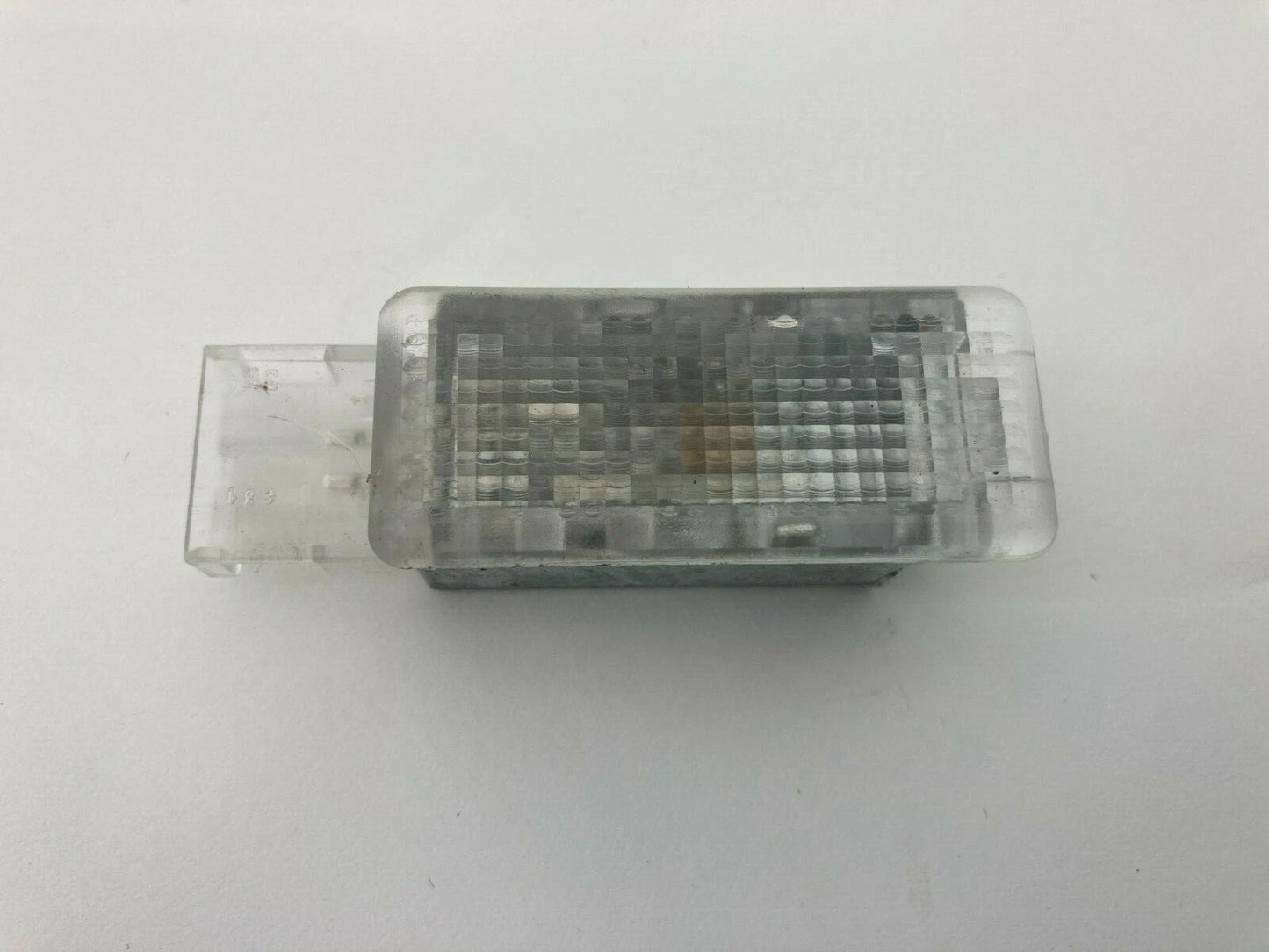 2007-2018 VW VOLKSWAGEN JETTA INNER WARNING LIGHT GLOVE BOX LAMP 7L0947415 OEM