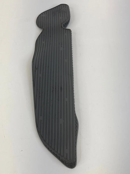 05-07 VOLKSWAGEN JETTA FRONT RIGHT DOOR PANEL INSERT MAT RUBBER 1K4-868-134 OEM