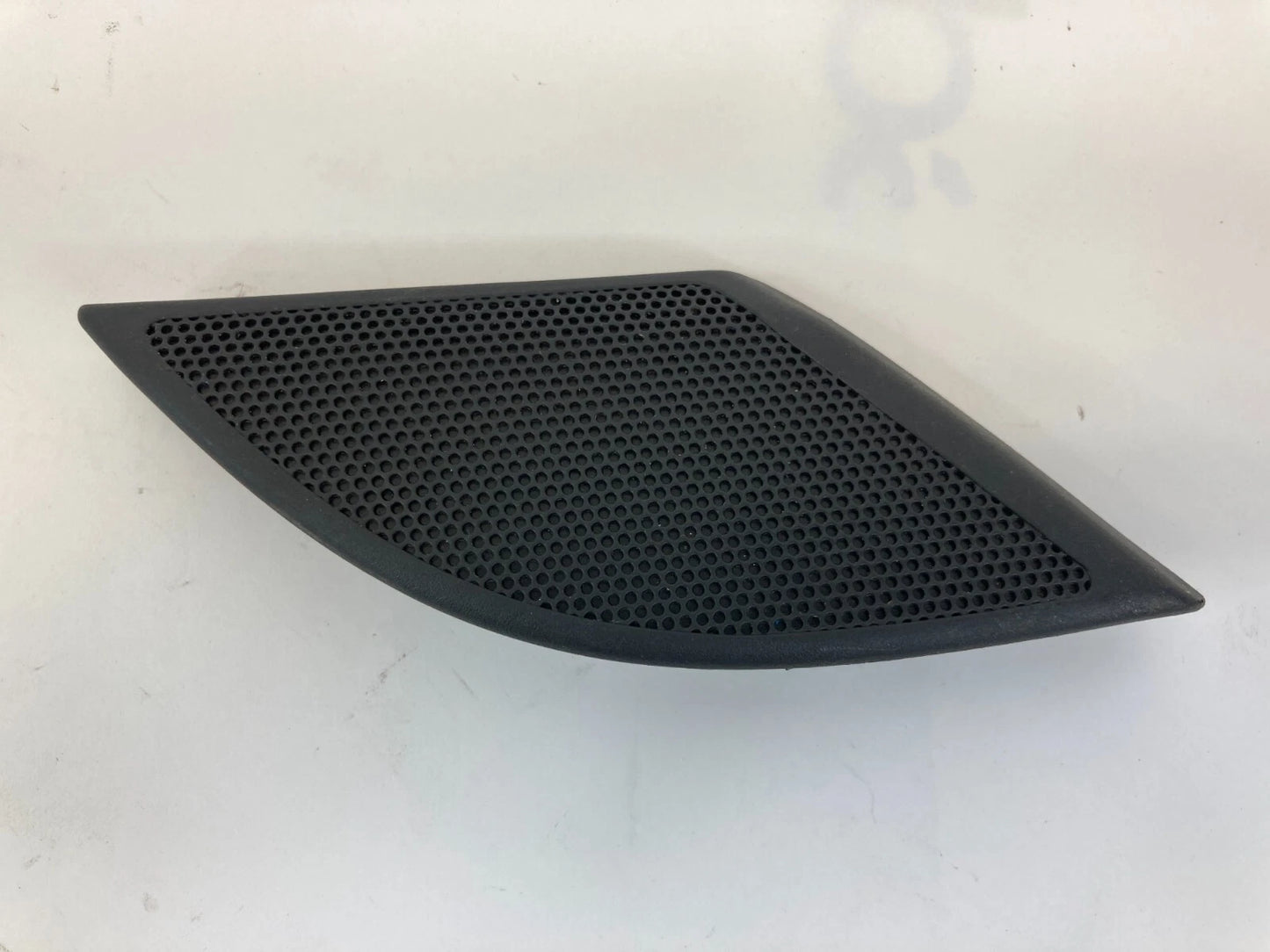 2008-2010 SATURN VUE REAR LEFT SIDE DOOR TWEETER GRILL GRILLE COVER 96627975