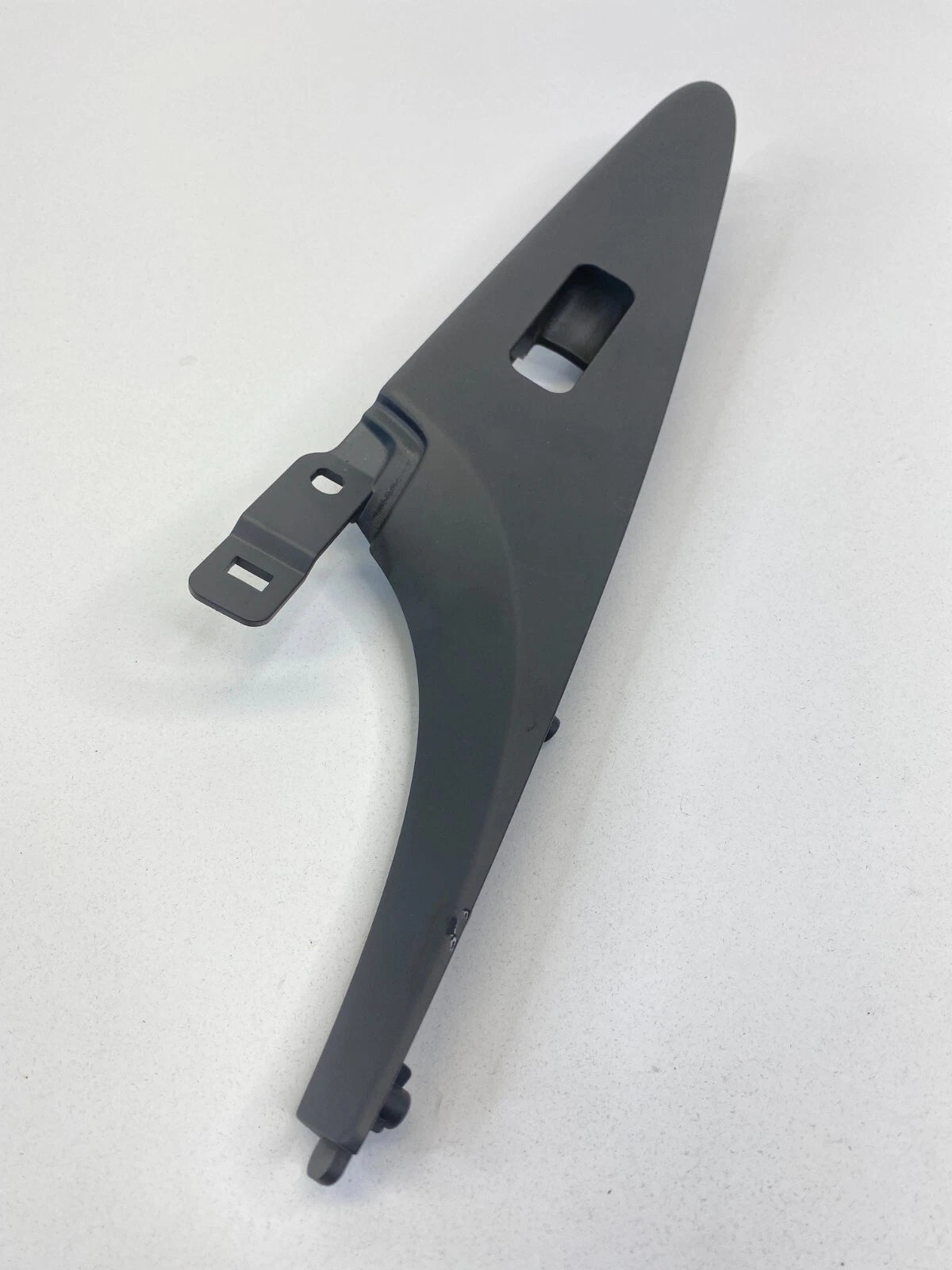 2011-2014 HYUNDAI SONATA REAR RIGHT SIDE DOOR WINDOW SWITCH BEZEL 935813S060 OEM