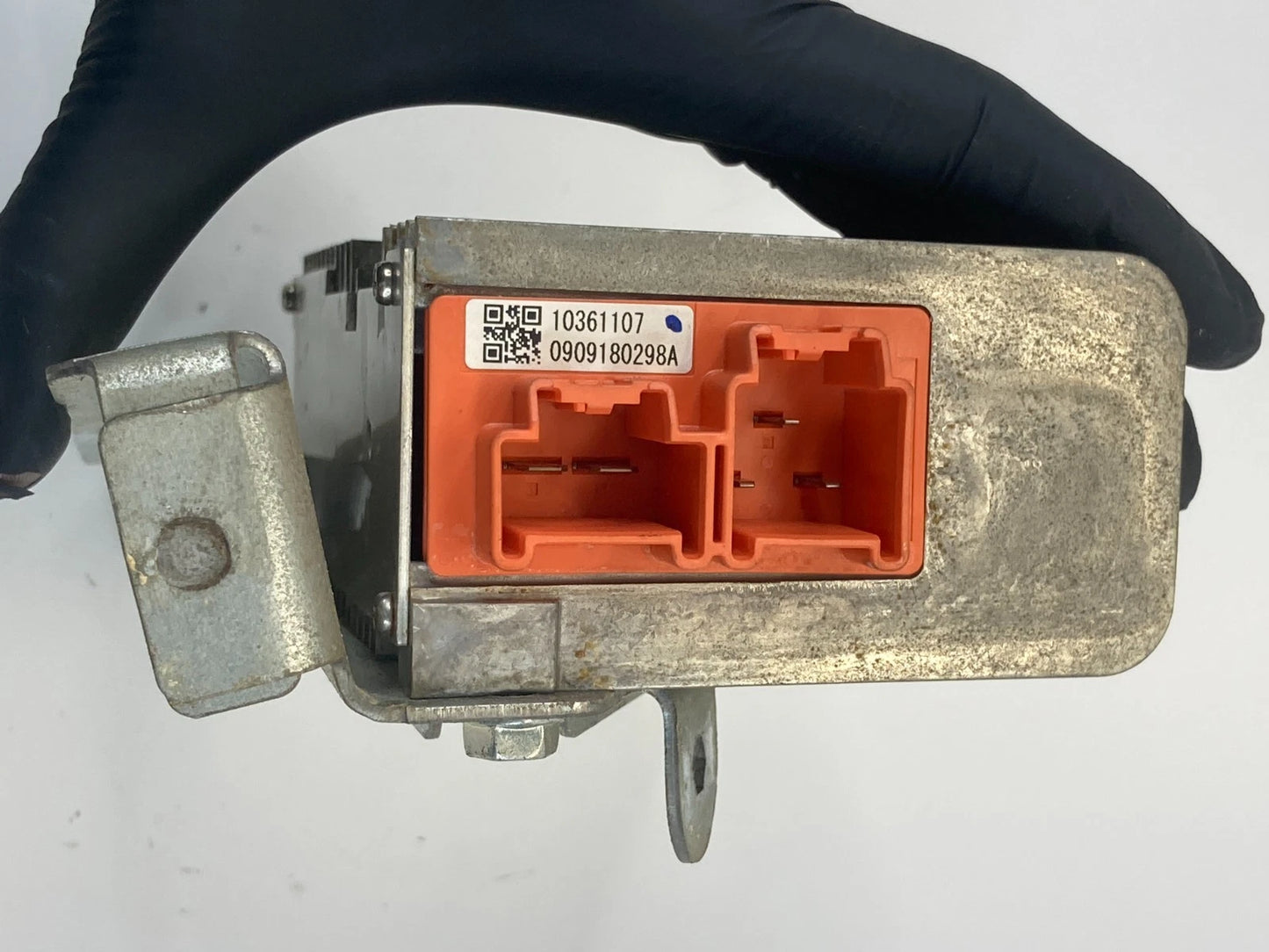 2009 2010 CHEVROLET TRAVERSE 3.6L AC/DC POWER INVERTER UNIT MODULE OEM 10361107