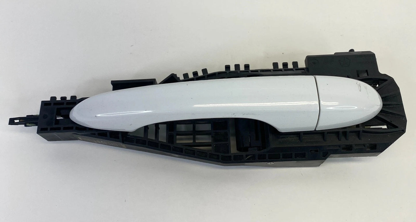 14-23 Cherokee/13-16 Dart Front Right Side Exterior Door Handle 68084836AA OEM