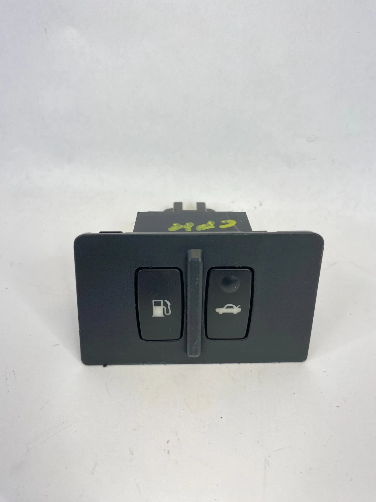 2007-2014 LEXUS IS250 OPENER TRUNK RELASE & FUEL DOOR CONTROL SWITCH ASSY OEM