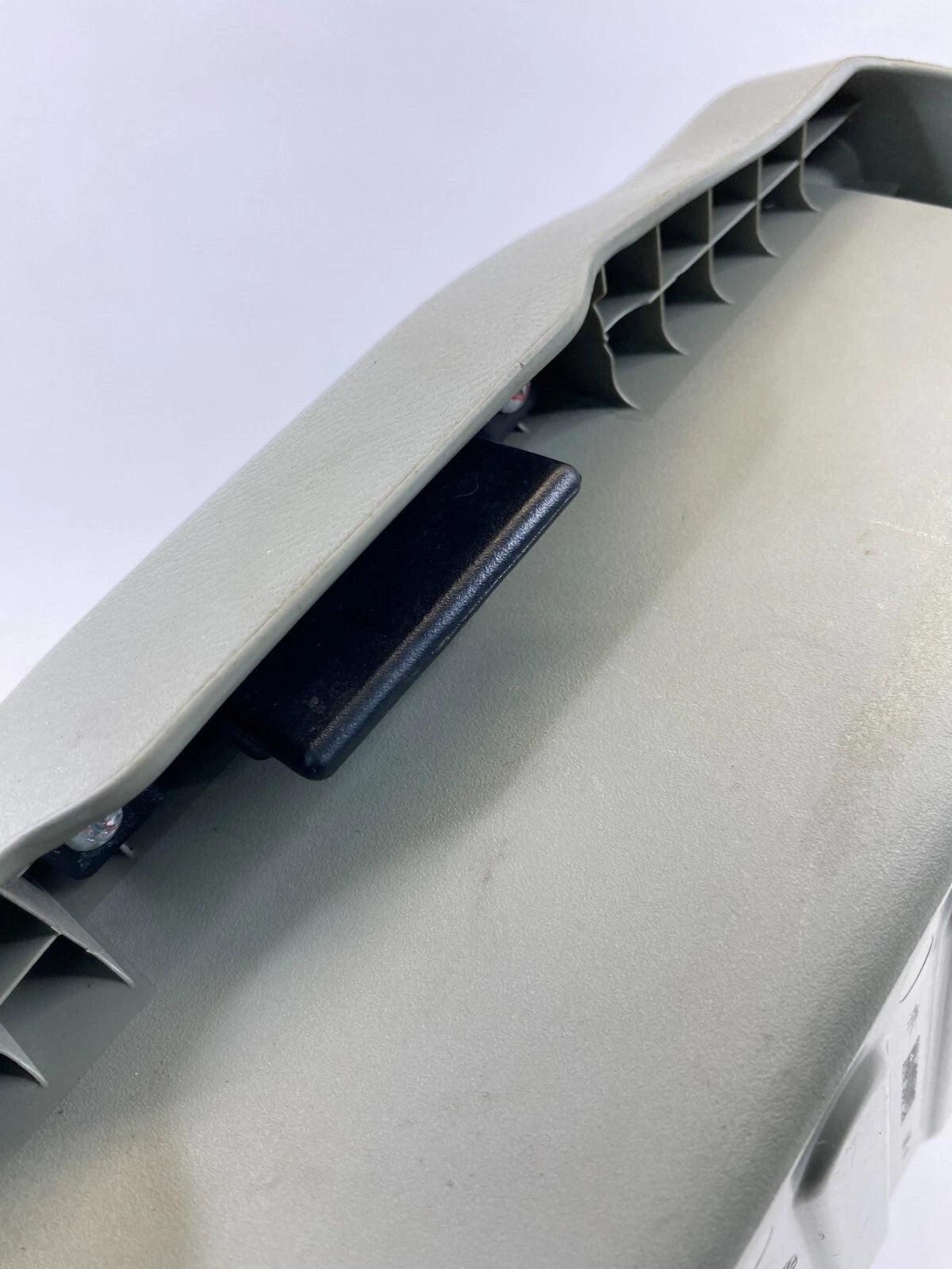 05-07 HONDA ODYSSEY FRONT RIGHT LOWER SEAT TRAY STORAGE COMPARTMENT 81395-SHJA