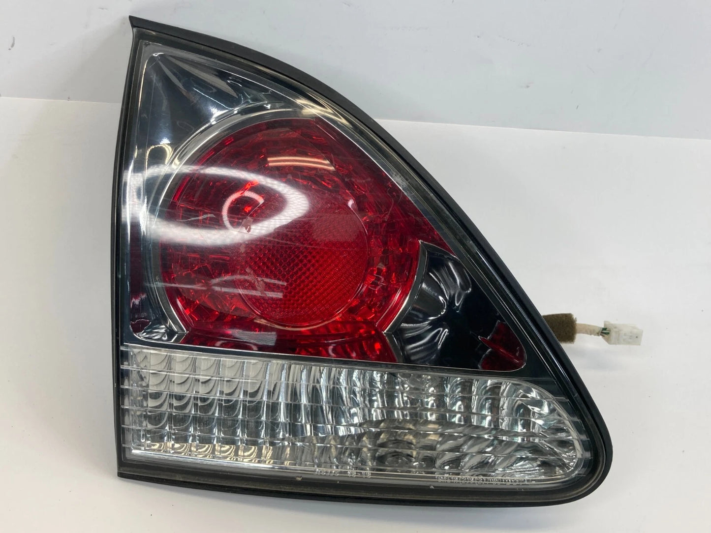 2001-2003 LEXUS RX300 REAR LEFT SIDE INNER TRUNK LID TAIL LIGHT TAILLIGHT OEM