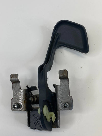 1998-2004 CHEVROLET S10 REAR LEFT BACK INNER DOOR HANDLE 15997813 OEM