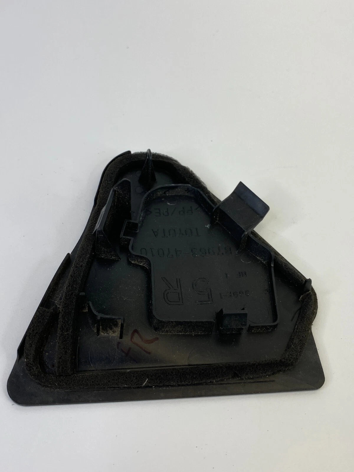 10-15 TOYOTA PRIUS FRONT RIGHT DOOR INNER MIRROR CORNER LOCK STRIKER COVER OEM