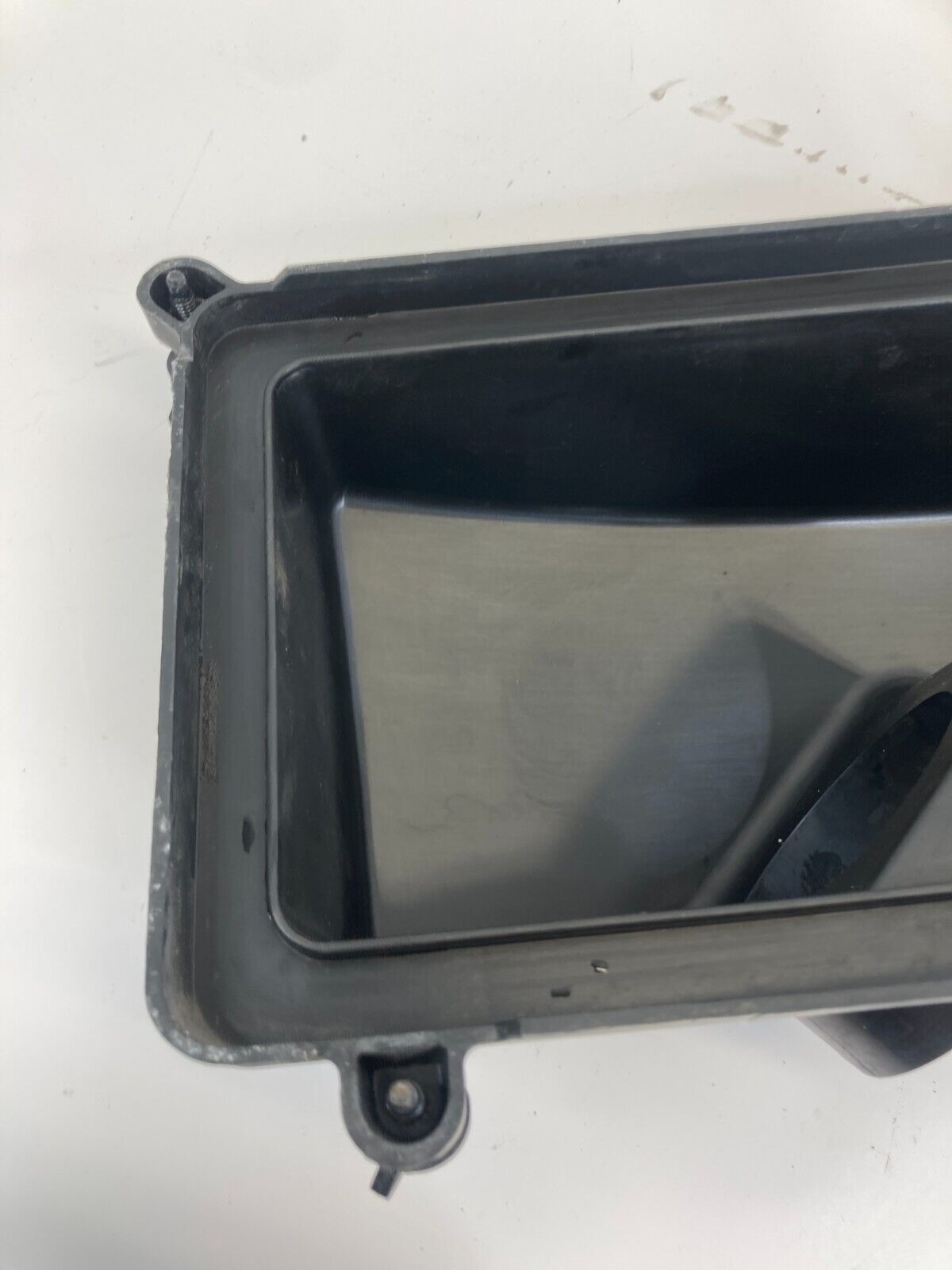 1998-2003 Chevrolet S10 Air Intake Cleaner Filter Box Cap Cover 25163825 OEM