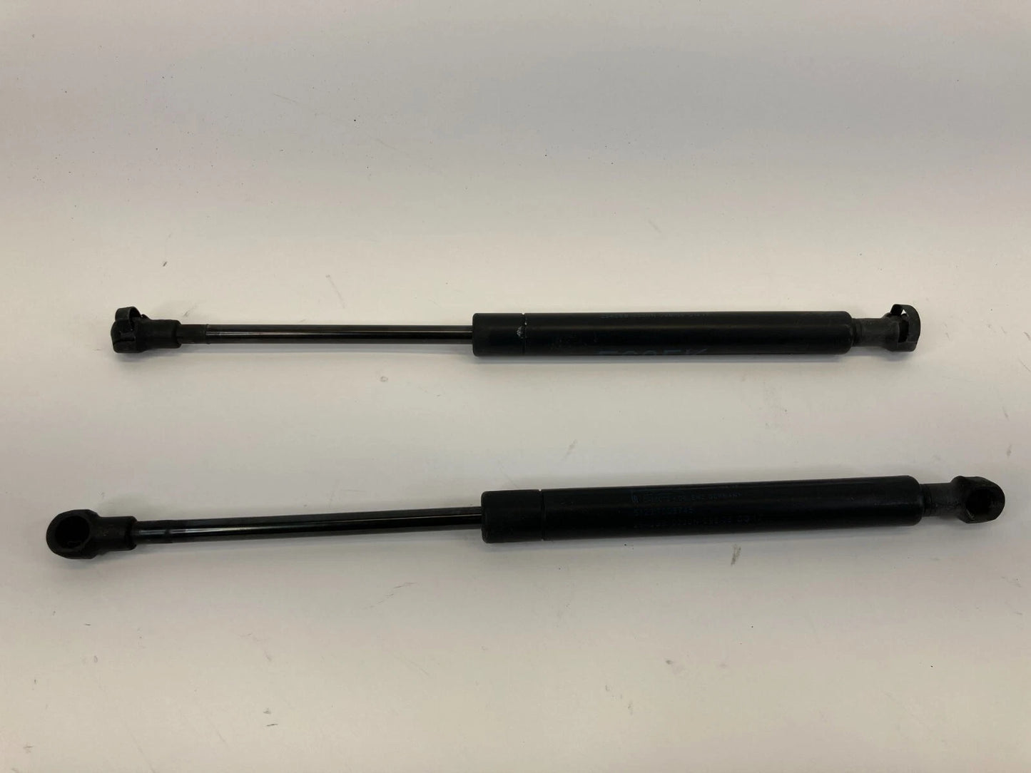04-07 BMW 530I LEFT & RIGHT HOOD SHOCK STRUTS LIFT SUPPORT SET 51237008745 OEM