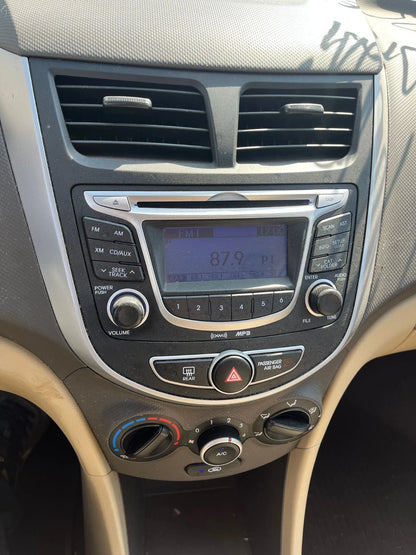 2012-2014 HYUNDAI ACCENT AM/FM CD PLAYER RADIO RECEIVER MP3 96170-1R1004X