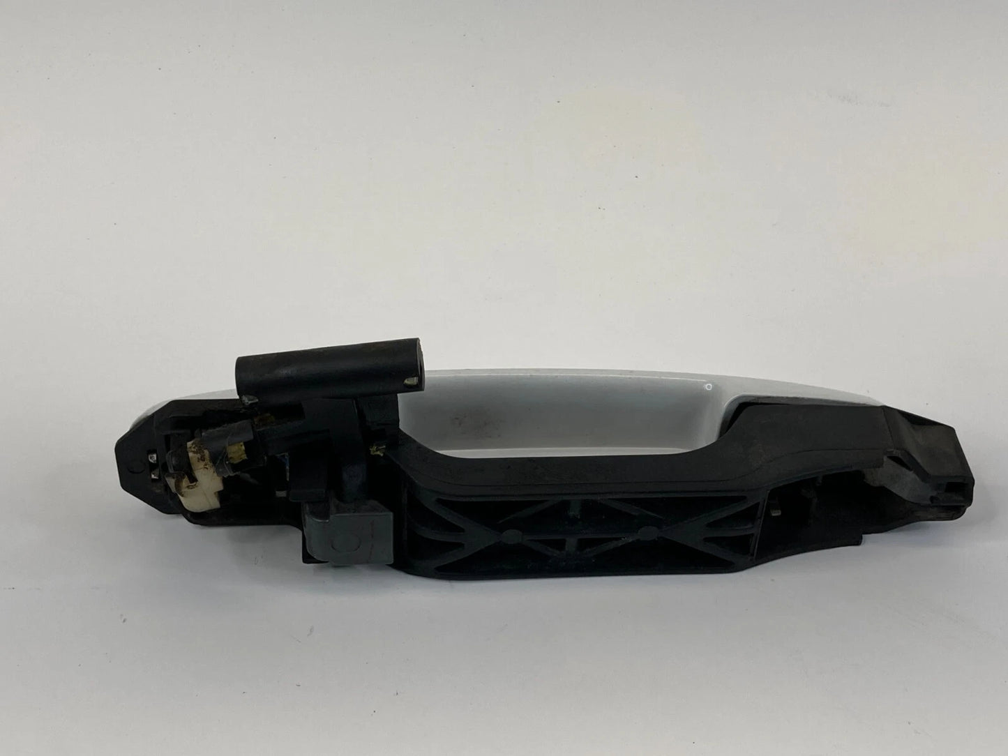 2001-2005 TOYOTA RAV4 2001-2007 HIGHLANDER REAR LEFT LH OUTSIDE DOOR HANDLE OEM