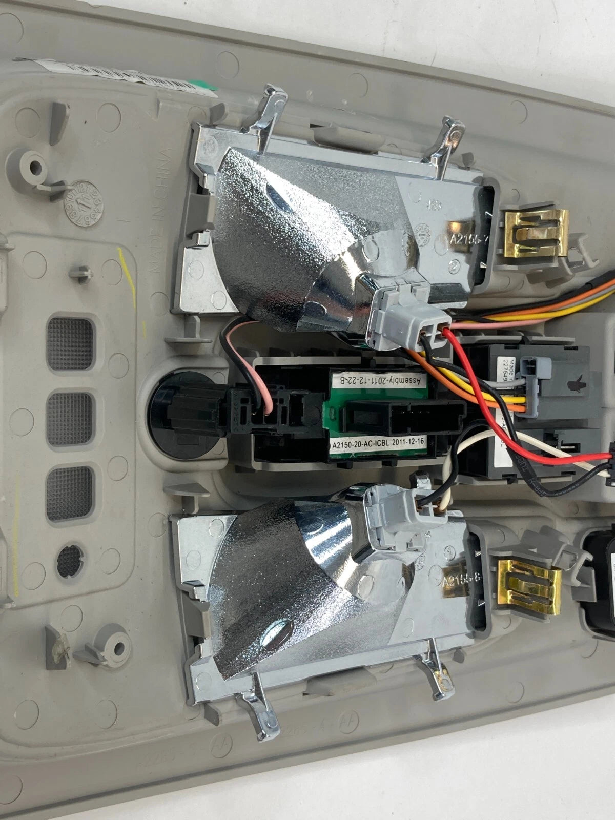 10-16 CHEVROLET EQUINOX FRONT ROOF CONSOLE MAP LIGHT W/ SUNROO 20846676 OEM