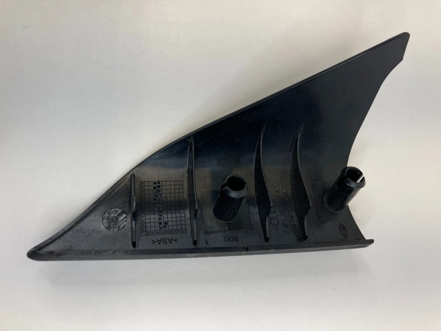 06-11 AUDI A6 REAR LEFT DOOR INNER CORNER COVER TRIM PANEL GARNISH 4F0-857-569A