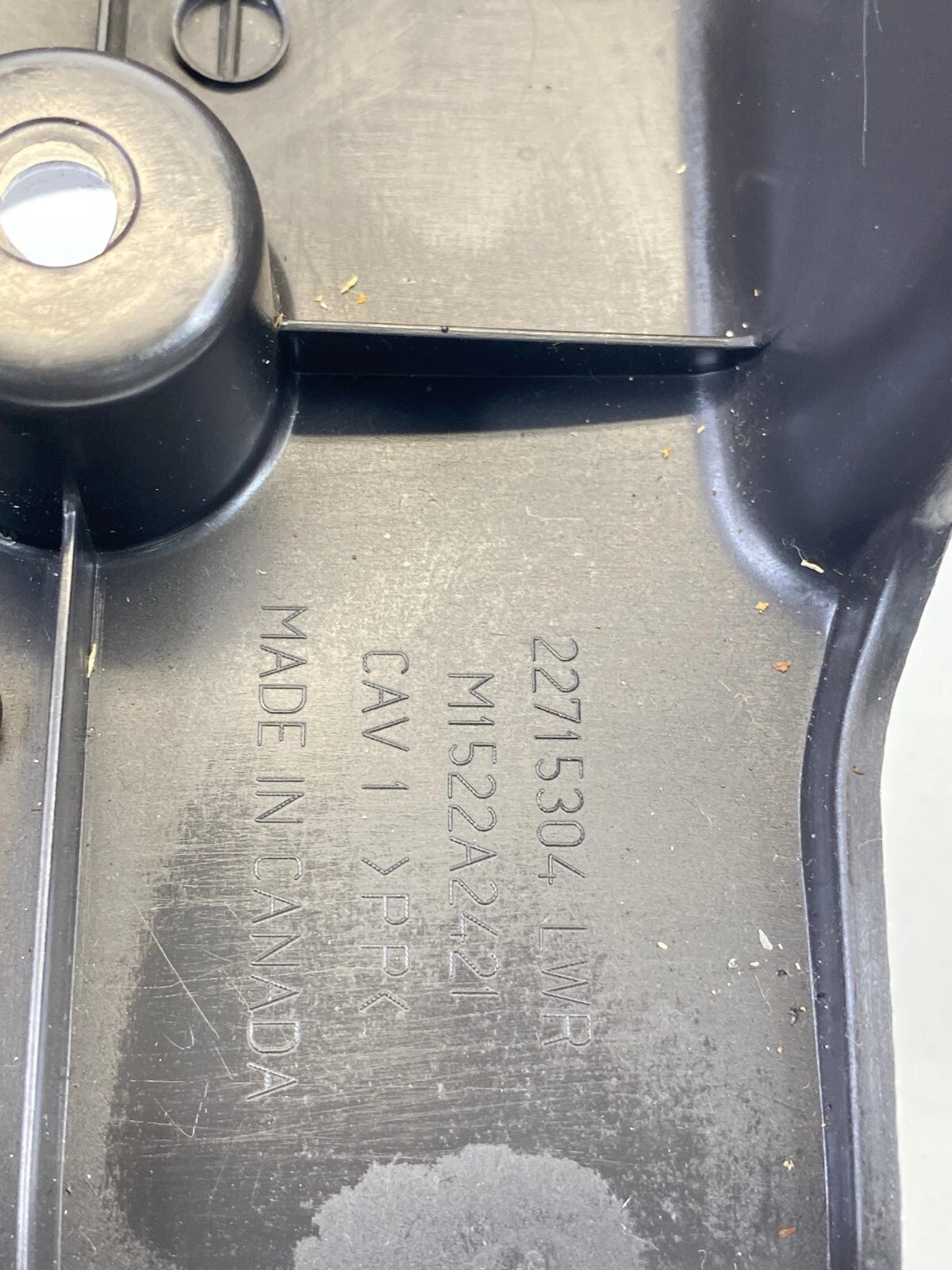 2005 06 07 08 09 2010 PONTIAC G6 STEERING COLUMN LOWER COVER TRIM BEZEL 22715304