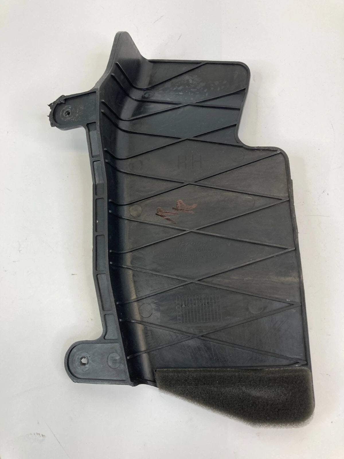 06-11 HYUNDAI ACCENT SEDAN REAR RIGHT SIDE DOOR SAFETY LOCK COVER 81477-1E000